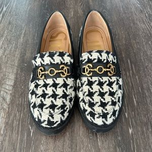 LIKE NEW Circus by Sam Edelman black/white loafers - size 6.5